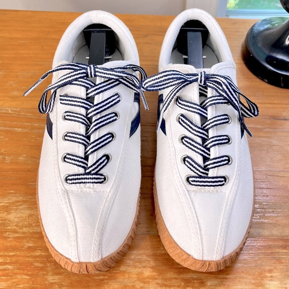 Tretorn Nylite Plus Canvas Women’s Sneaker - Picture 8 of 15